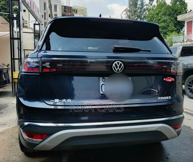 Volkswagen ID.6 2023 Blue