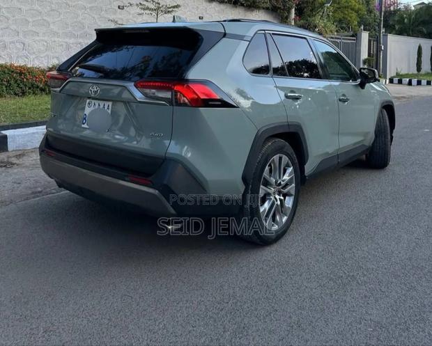 Toyota RAV4 2020 Green
