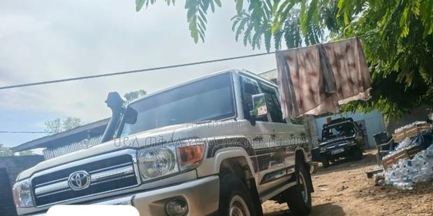 Toyota Land Cruiser 2014 Ivory