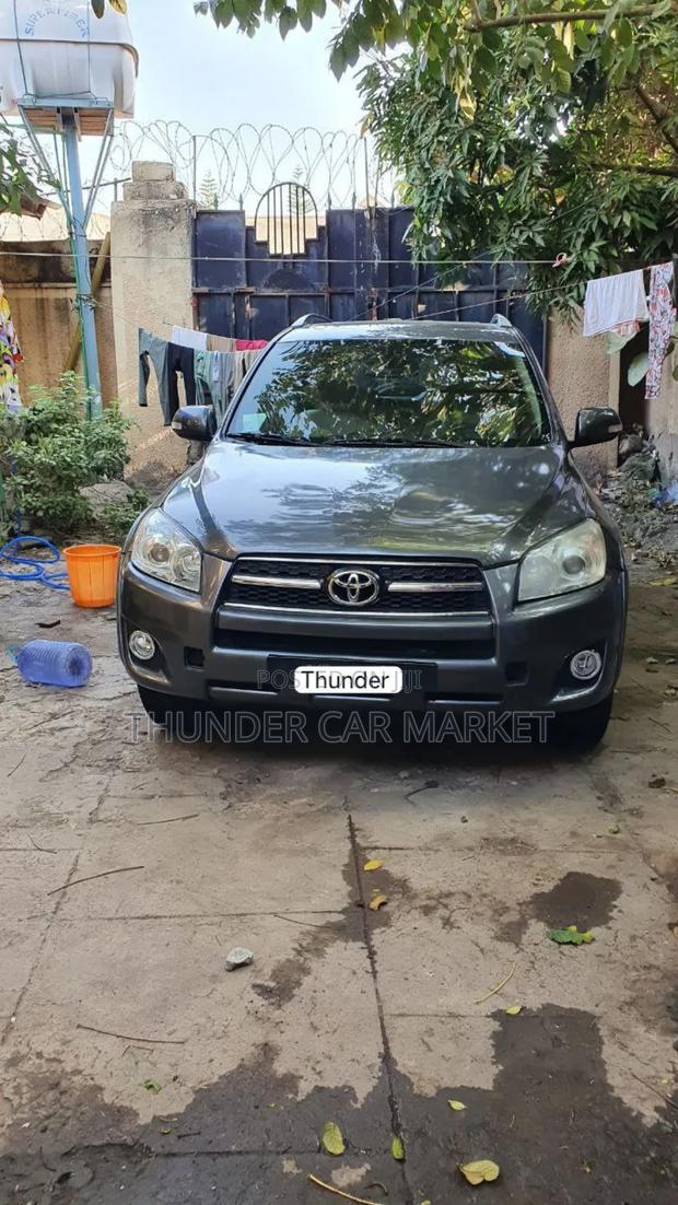 Toyota RAV4 2012
