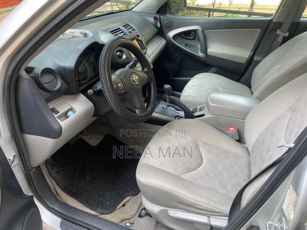 Toyota RAV4 2012 Silver