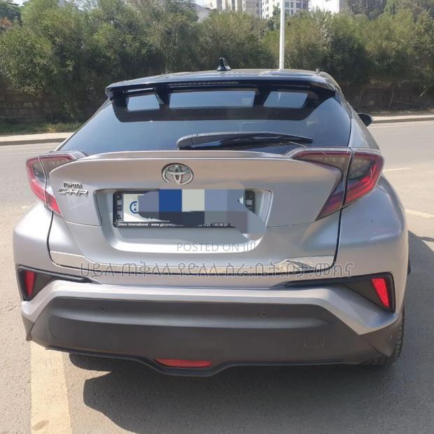 Toyota C-HR 2017 Gold