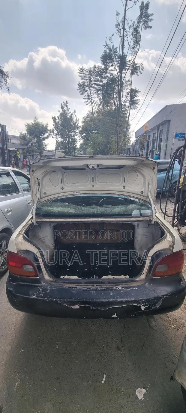 Hyundai Accent Base Sedan 1995 White