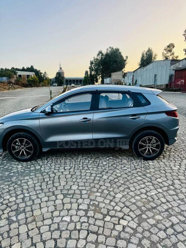 BYD E2 43 kWh 94 hp FWD 2025 Gray