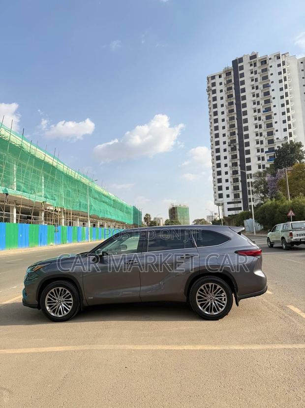 Toyota Highlander Hybrid 2021 Gray