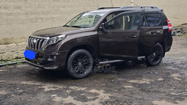Toyota Land Cruiser Prado 2017 Black