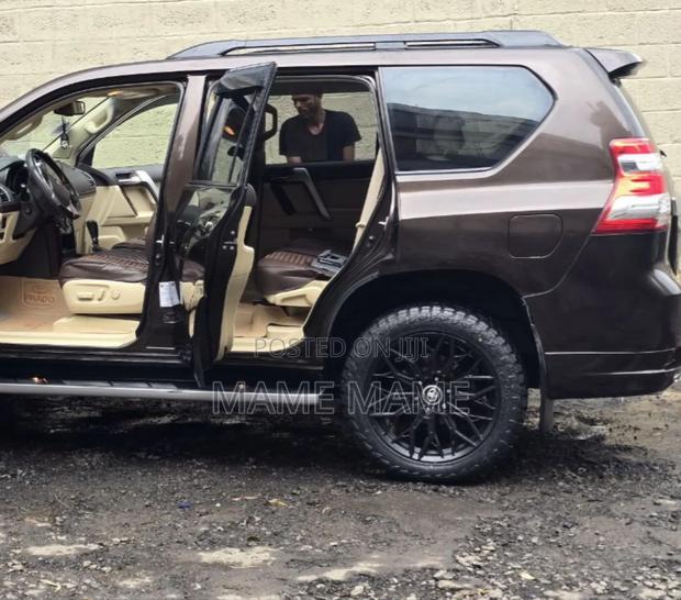 Toyota Land Cruiser Prado 2017 Black