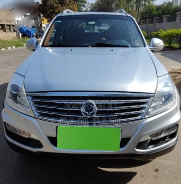 Mahindra XUV500 2011 Silver