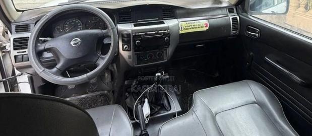 Nissan Patrol 4.8 2011 White