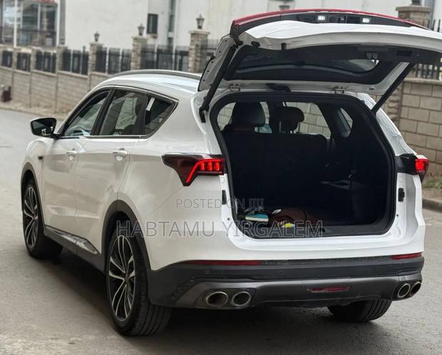 Jetour X70 Plus 2022 White
