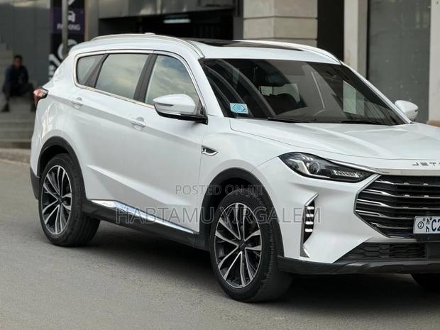 Jetour X70 Plus 2022 White