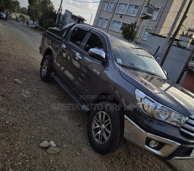 Toyota Hilux Revo Double Cab Deisel 2.8 RWD 2018 Gray