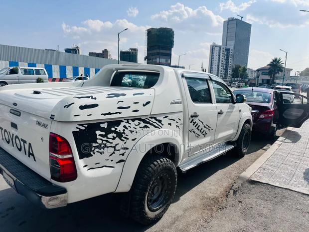 Toyota Hilux Revo Double Cab Deisel 2.4 RWD 2016