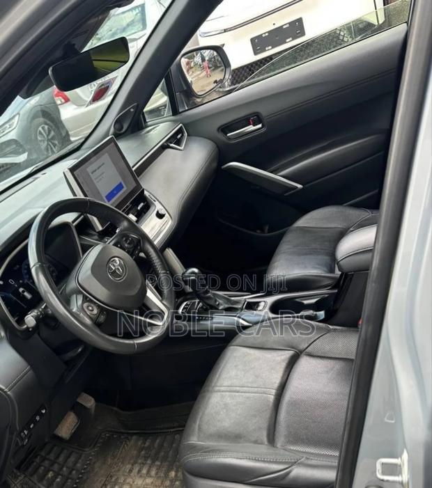 Toyota Corolla Cross Hybrid 2023 Gray