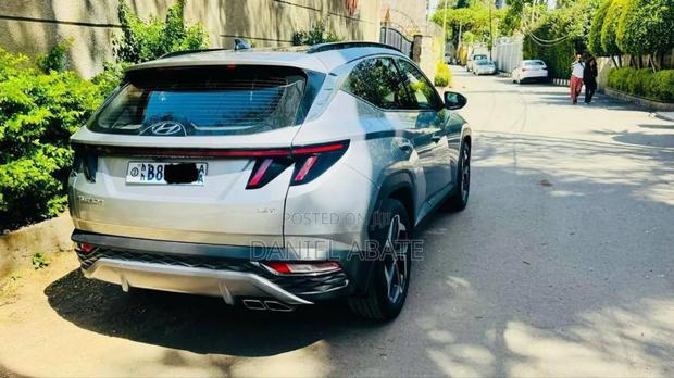 Hyundai Tucson 2022 Silver