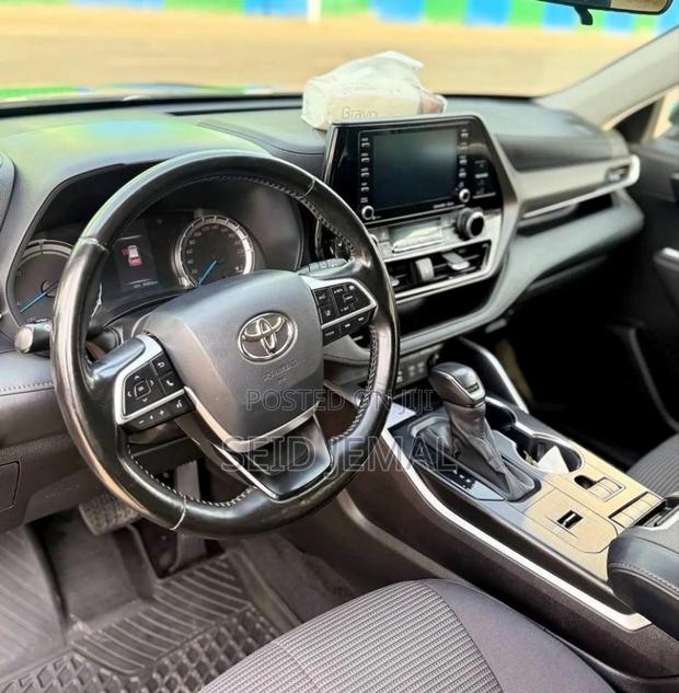 Toyota Highlander Hybrid 2021 Gray