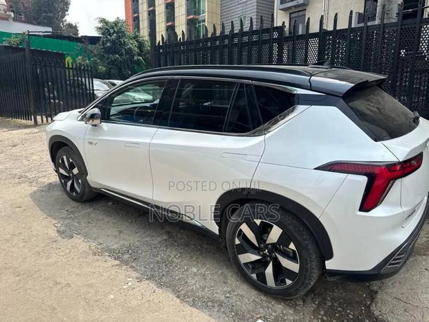Mitsubishi Airtrek 135 kW FWD 2023 Ivory