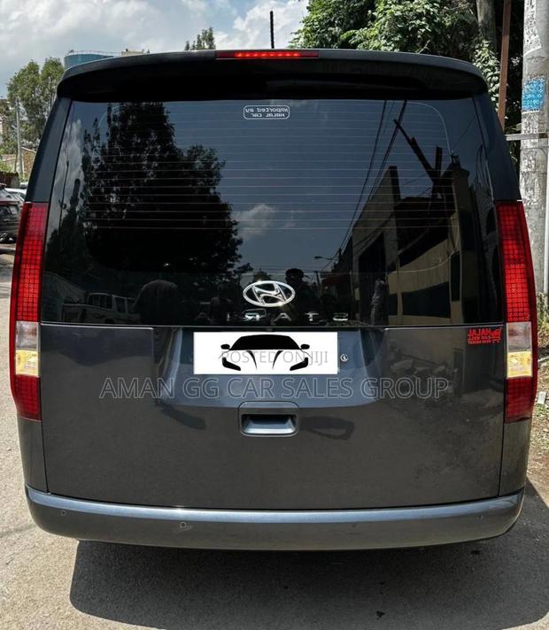 Hyundai Staria 2023 Black