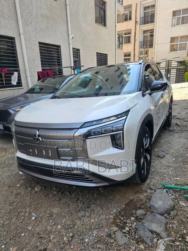 Mitsubishi Airtrek 135 kW FWD 2024 White