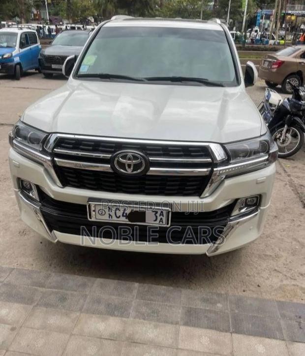 Toyota Land Cruiser 2018 Ivory