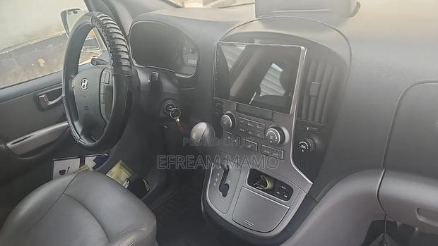 Hyundai Starex 2015 Silver