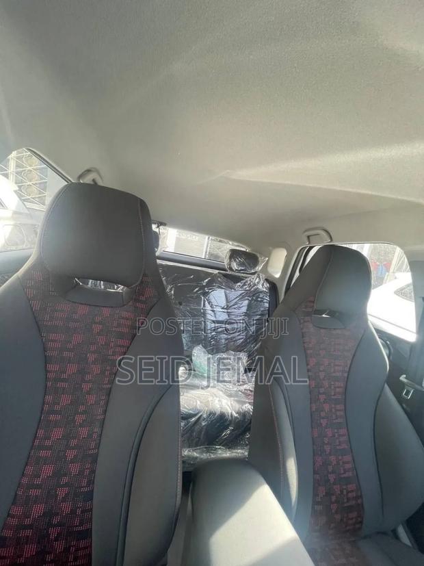New BYD E2 43 kWh 94 hp FWD 2024 Gray
