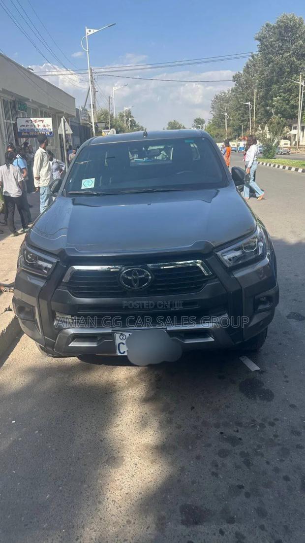 Toyota Hilux 2021 Gold