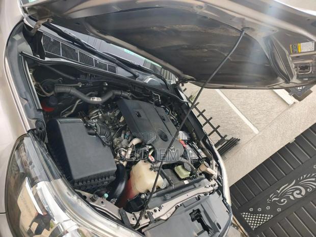 Toyota Hilux 2019 Gray