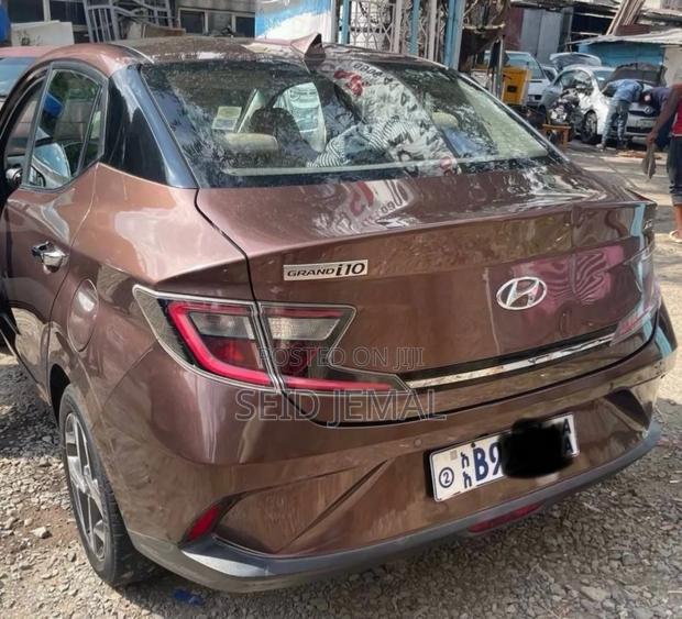 Hyundai I10 2021 Brown