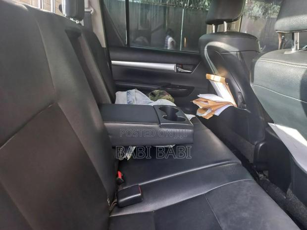 Toyota Hilux 2017 Gray