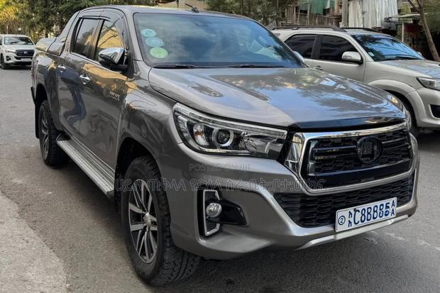 Toyota Hilux 2019 Gold