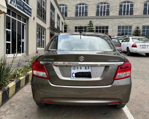 Suzuki Dzire 2023 Gold