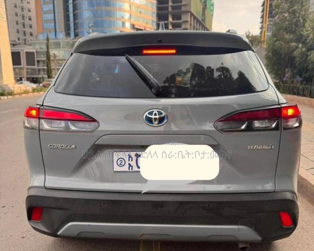 Toyota Corolla Cross Hybrid 2024 Gray
