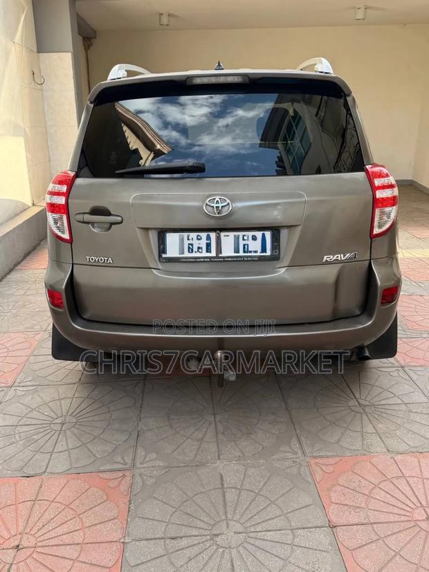 Toyota RAV4 2012 Brown