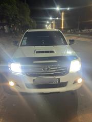 Toyota Hilux SR 4x4 2013 White for sale