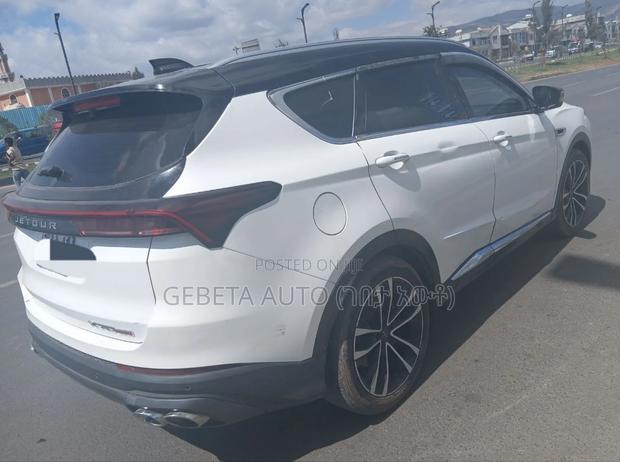 Jetour X70 Plus 2022 White