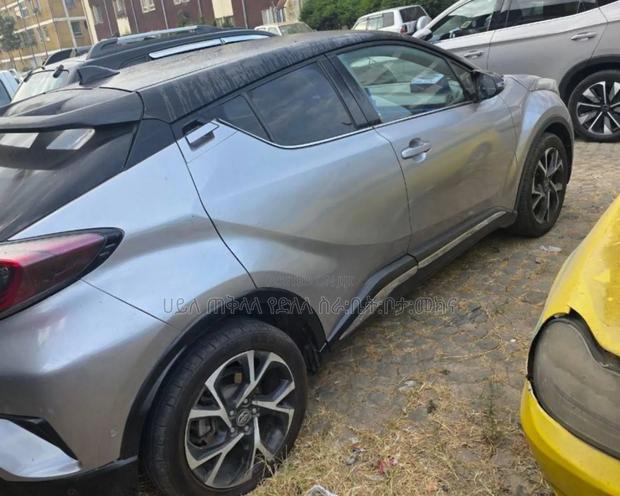 Toyota C-HR 2017 Teal