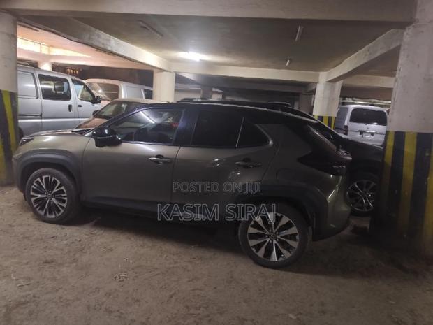 Toyota Yaris Cross 1.5 Hybrid AWD 2022 Gray