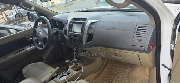 Toyota Fortuner 2.7 AWD 2009 White