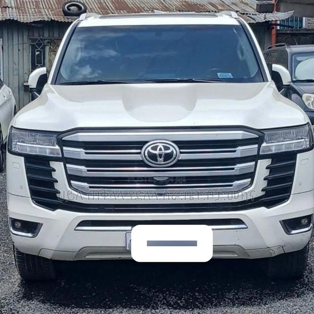 Toyota Land Cruiser 2022 Ivory
