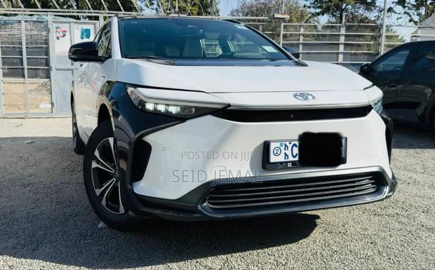 Toyota bZ4X 2024 White