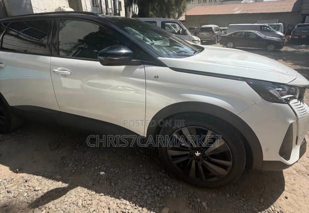 Peugeot 5008 2022 White