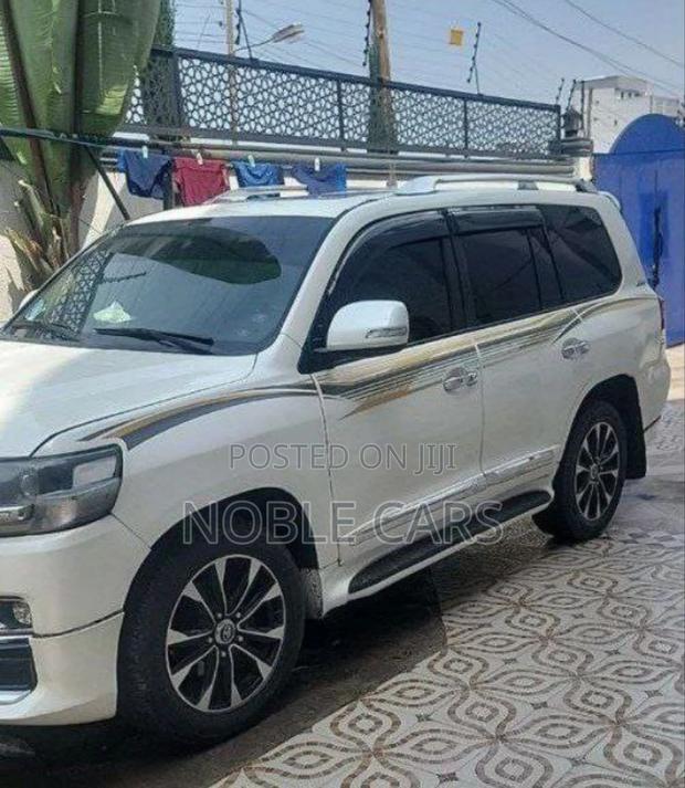 Toyota Land Cruiser 4.5 V8 GXR 2009 White