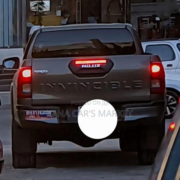 Toyota Hilux 2021 Gray