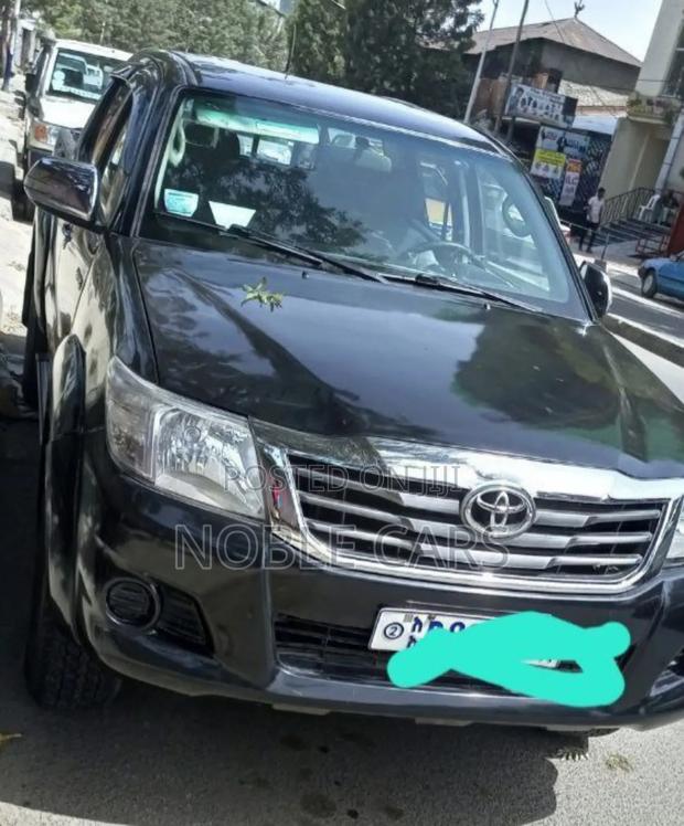 Toyota Hilux SR5 BLACK 4x4 2014 Matt Black