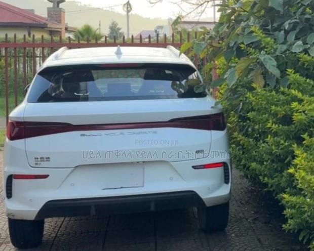 BYD E2 43 kWh 94 hp FWD 2025 White