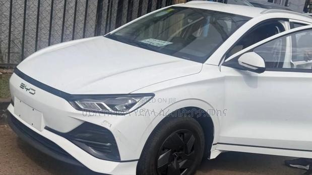 BYD E2 43 kWh 94 hp FWD 2025 White