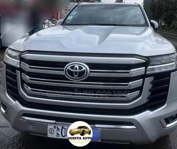 Toyota Land Cruiser 3.5 V6 2022 Silver