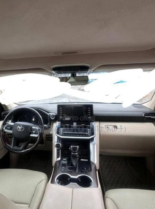 Toyota Land Cruiser 3.5 V6 2022 Silver