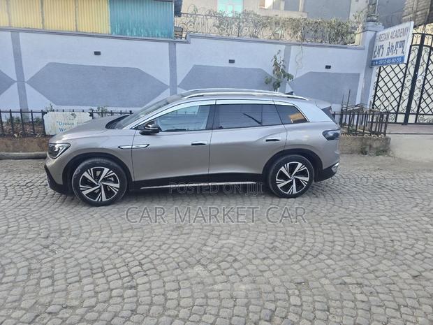 Volkswagen ID.6 2024 Gray